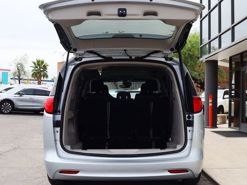 Used 2023 Chrysler Voyager LX image 22