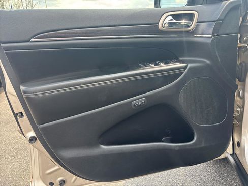 Used 2014 Jeep Grand Cherokee Limited w/ Luxury Group II image 11