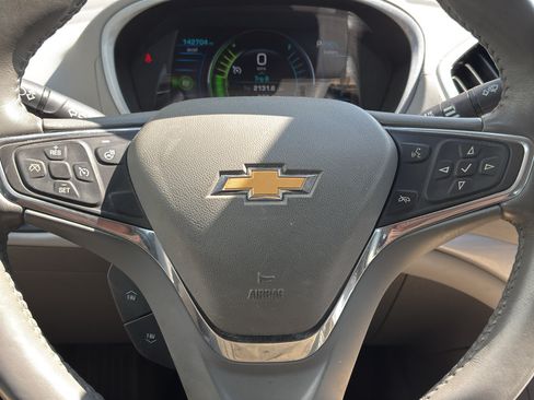 Used 2017 Chevrolet Volt LT w/ Comfort Package FWD image 16