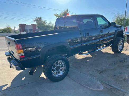 Used 2004 GMC Sierra 2500 SLT w/ Heavy-Duty Power Package image 7