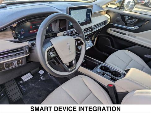 New 2025 Lincoln Corsair Reserve image 8