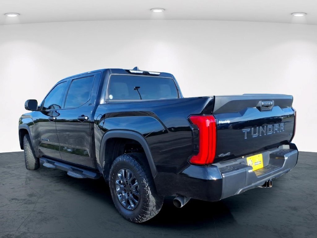 Used 2025 Toyota Tundra SR5 AWD/4WD image 12