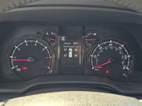Used 2022 Toyota 4Runner SR5 AWD/4WD image 27