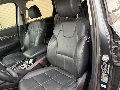 Used 2022 Kia Telluride EX w/ EX Premium Package image 8