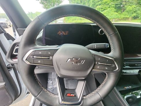 Used 2026 Chevrolet Traverse Z71 w/ LPO, Floor Liner Package AWD/4WD image 16