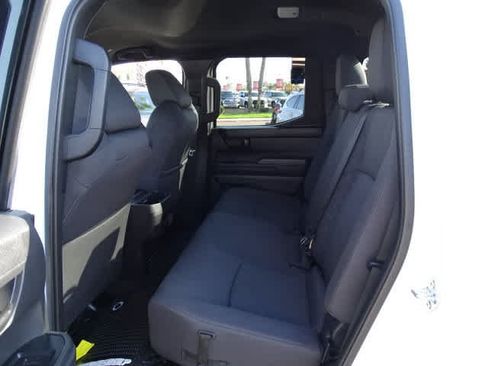 Certified 2025 Toyota Tacoma SR5 AWD/4WD image 22