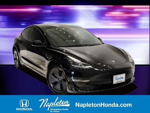 Used 2023 Tesla Model 3 Standard Range image 1