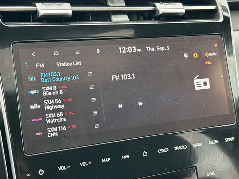 Certified 2022 Hyundai Santa Cruz Limited AWD/4WD image 17
