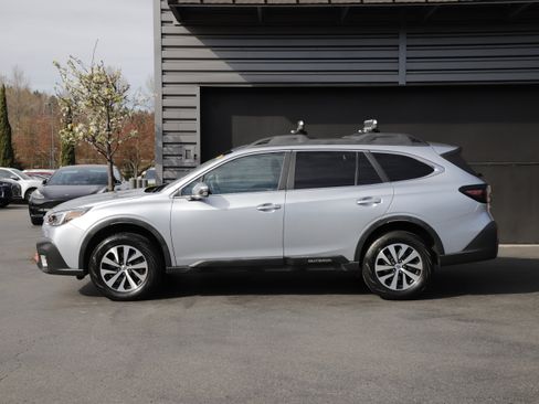 Used 2020 Subaru Outback Premium AWD/4WD image 5