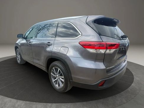 Used 2018 Toyota Highlander XLE FWD image 7