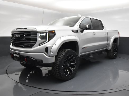 Used 2022 GMC Sierra 1500 AT4 w/ AT4 Preferred Package AWD/4WD image 2
