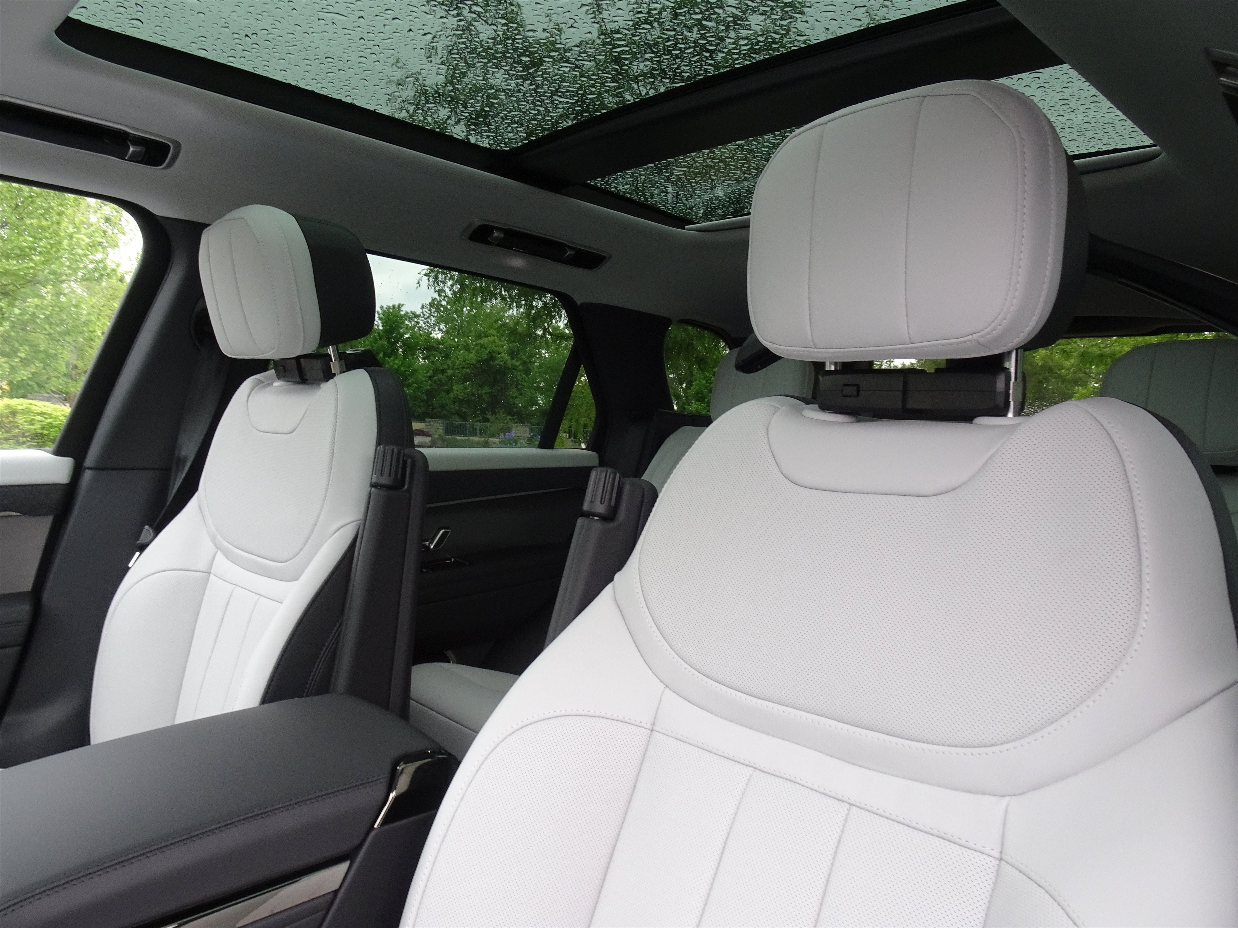 New 2026 Land Rover Range Rover Sport Dynamic SE AWD/4WD image 18