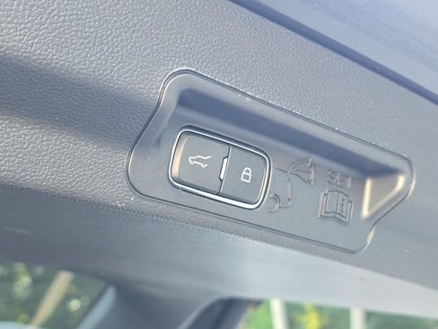 Used 2020 Ford Explorer XLT RWD image 14