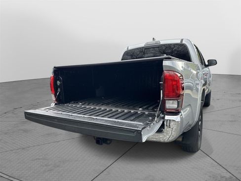 Used 2022 Toyota Tacoma SR5 image 38