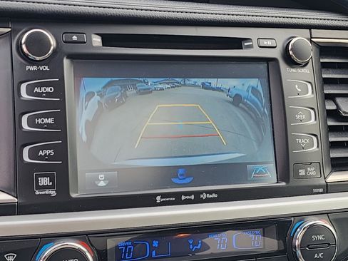 Used 2018 Toyota Highlander Limited Platinum image 25