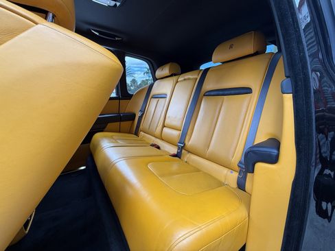 Used 2021 Rolls-Royce Cullinan Base image 23