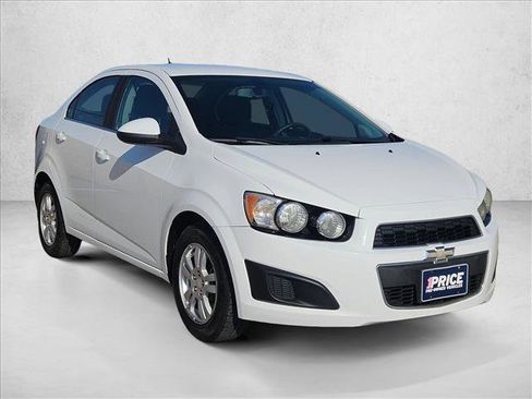 Used 2015 Chevrolet Sonic LT image 2