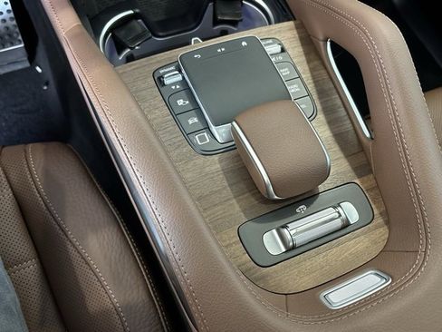 New 2025 Mercedes-Benz GLS 580 4MATIC image 17