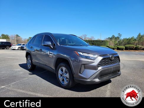 Used 2022 Toyota RAV4 XLE image 9
