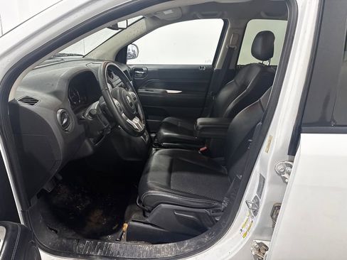Used 2017 Jeep Compass Latitude AWD/4WD image 10