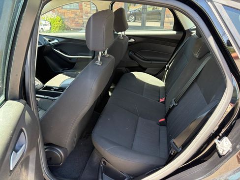 Used 2016 Ford Focus SE FWD image 5