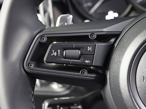 Certified 2026 Porsche Macan image 23