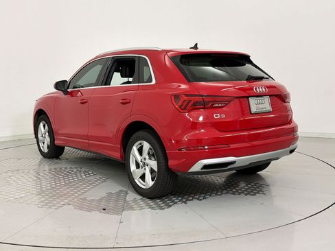 Used 2022 Audi Q3 2.0T Premium image 3