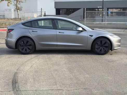 Used 2025 Tesla Model 3 Long Range image 3