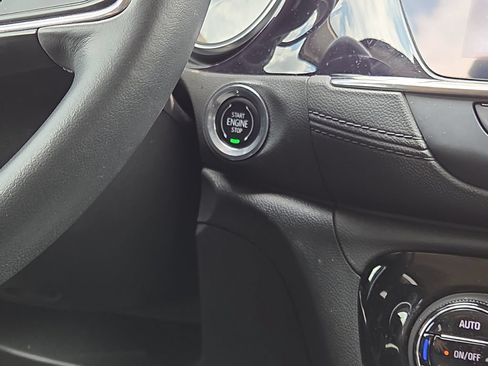 Used 2022 Buick Encore GX Select FWD image 22