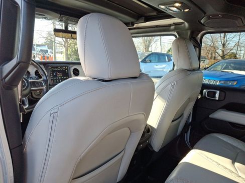 Used 2022 Jeep Wrangler Unlimited Sahara image 21