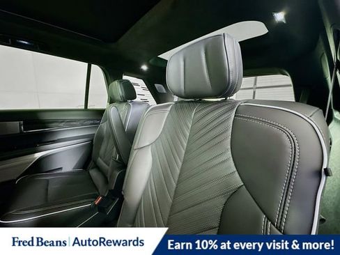 New 2026 Cadillac Vistiq Platinum image 14