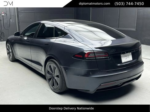 Used 2024 Tesla Model S Plaid image 4