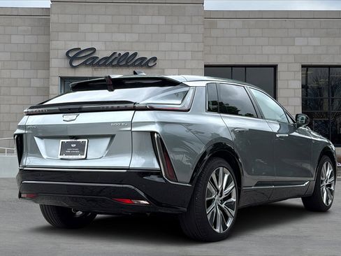 Certified 2025 Cadillac Lyriq Luxury w/ LPO, Floor Liner Package AWD/4WD image 3