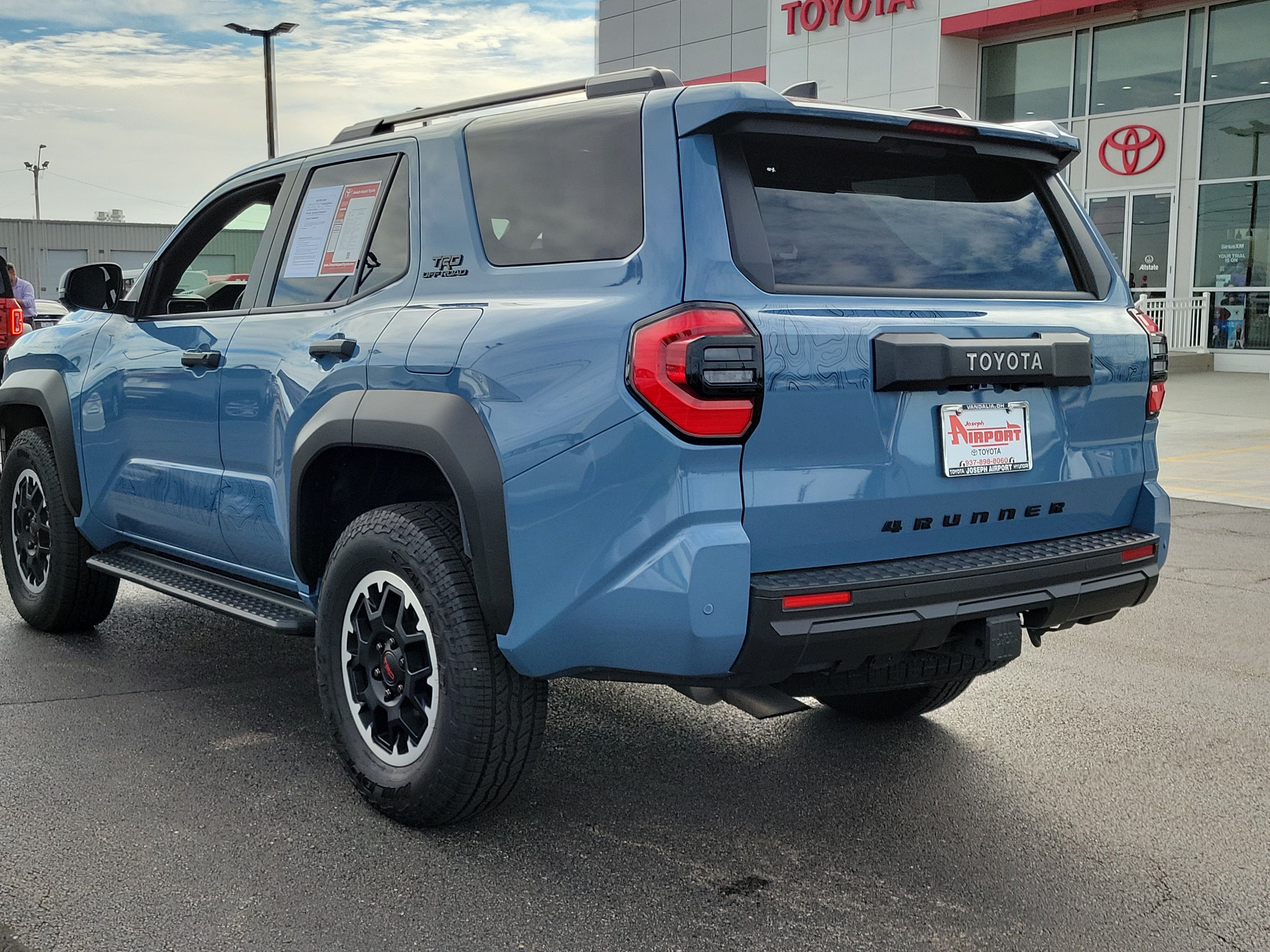 Used 2025 Toyota 4Runner TRD Off-Road Premium w/ Tow Technology Package AWD/4WD image 3