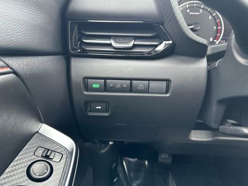 Used 2025 Nissan Sentra SR image 13