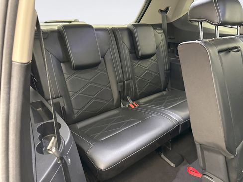 Used 2024 Volkswagen Atlas SE image 18