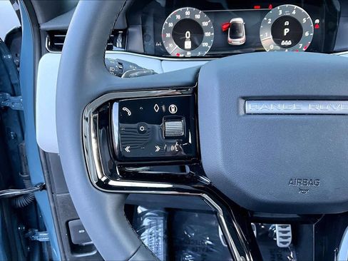 Used 2026 Land Rover Range Rover Evoque Dynamic SE image 23