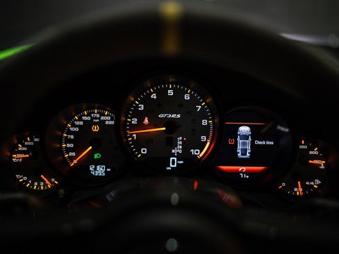 Used 2019 Porsche 911 GT3 RS w/ Weissach Package image 29