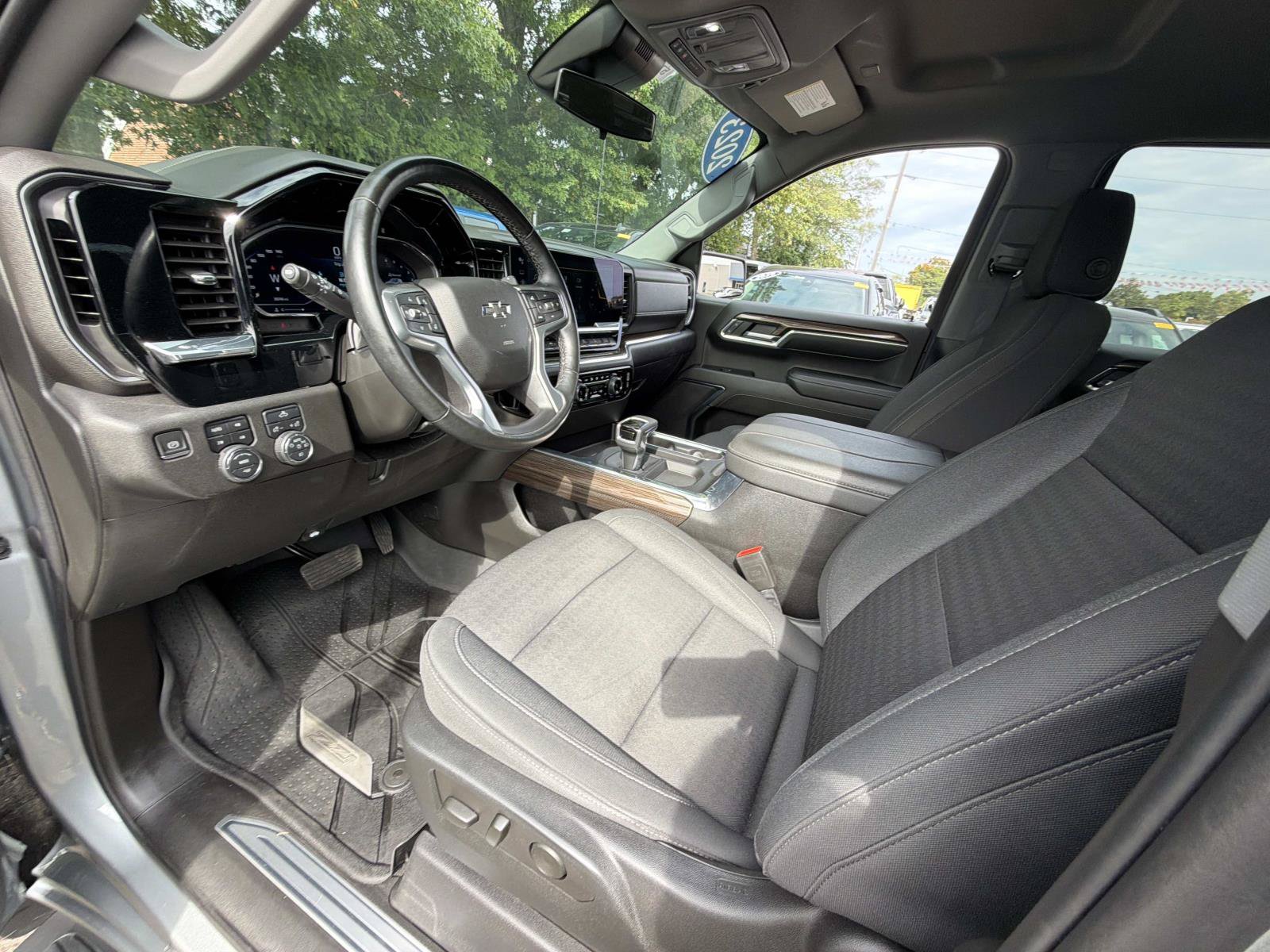 Used 2023 Chevrolet Silverado 1500 RST AWD/4WD image 12