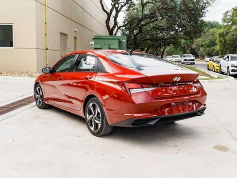 Certified 2023 Hyundai Elantra SEL w/ Convenience Package image 4