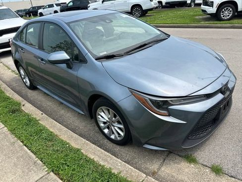 Used 2020 Toyota Corolla LE w/ LE Premium Package FWD image 3