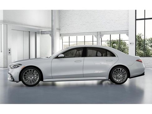 New 2025 Mercedes-Benz S 580 4MATIC Sedan image 35
