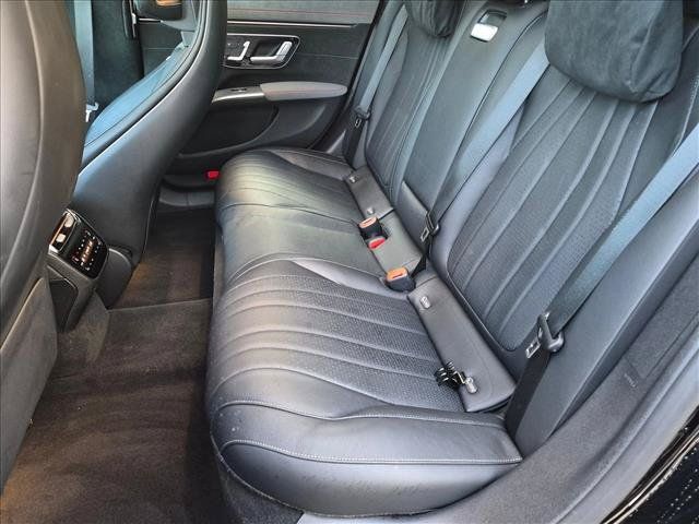 Used 2022 Mercedes-Benz EQS 580 4MATIC Sedan image 17