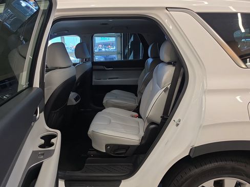 Used 2024 Hyundai Palisade SEL FWD image 31