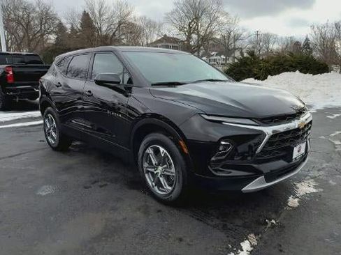 Certified 2025 Chevrolet Blazer LT image 2