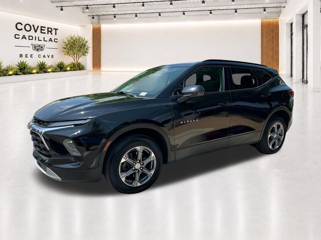 Used 2024 Chevrolet Blazer LT w/ Convenience Package FWD image 17