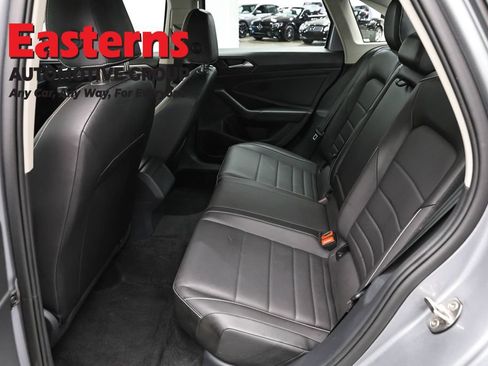 Used 2024 Volkswagen Jetta SE FWD image 20
