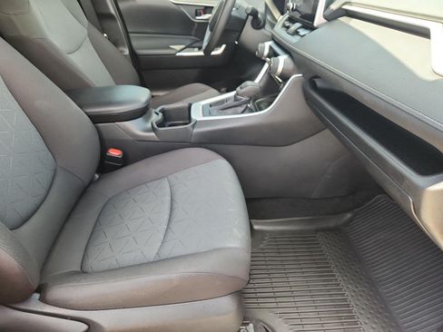 Used 2023 Toyota RAV4 XLE w/ Convenience Package FWD image 9