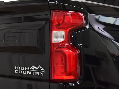 Used 2024 Chevrolet Silverado 1500 High Country w/ Technology Package image 21