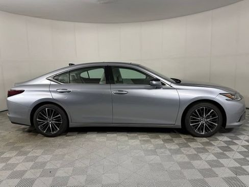 Used 2024 Lexus ES 350 w/ Premium Package FWD image 10